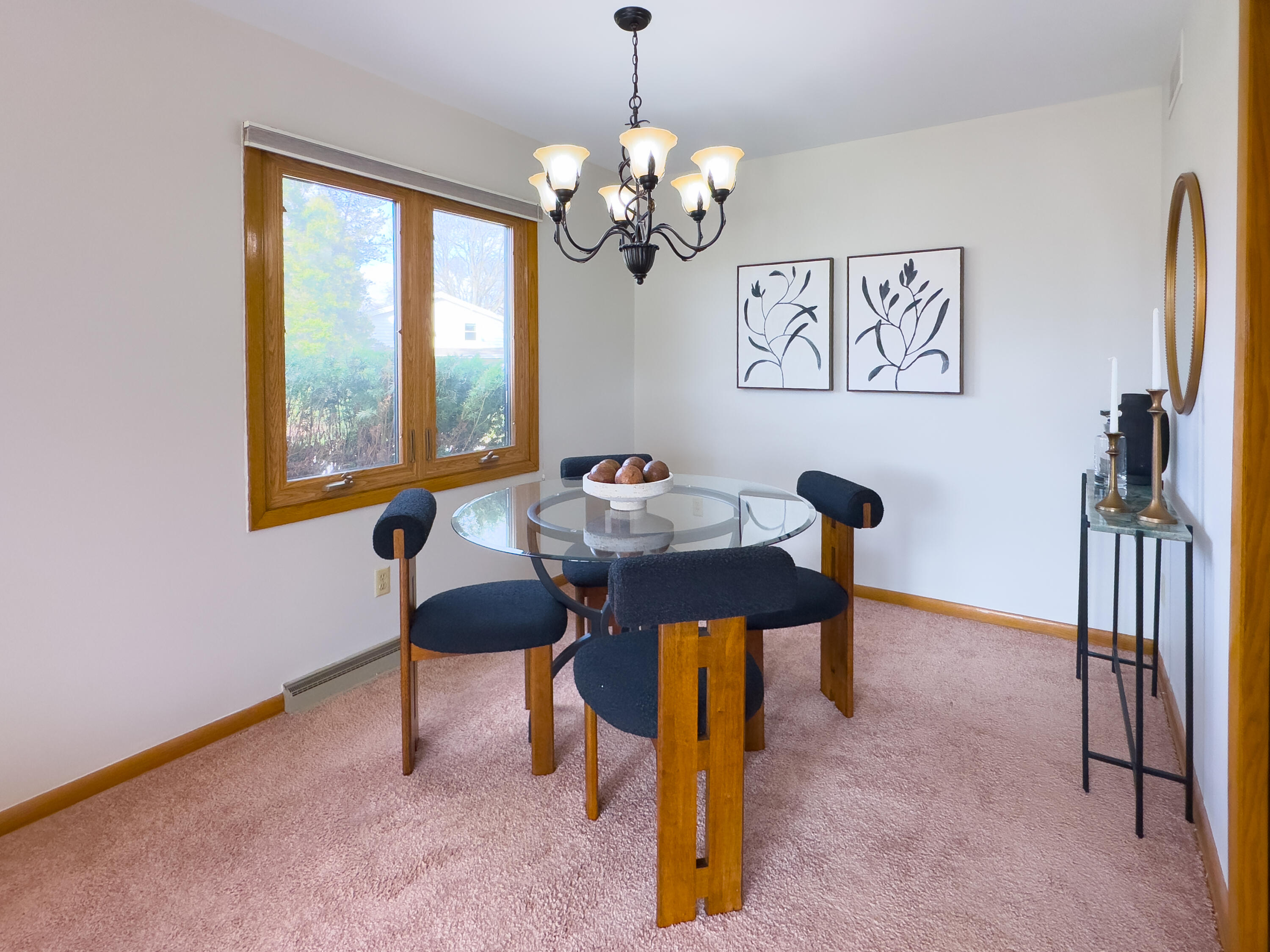 3340 South Russel Road New Berlin, WI 53151 - Photo 13 of 36 Dining Room