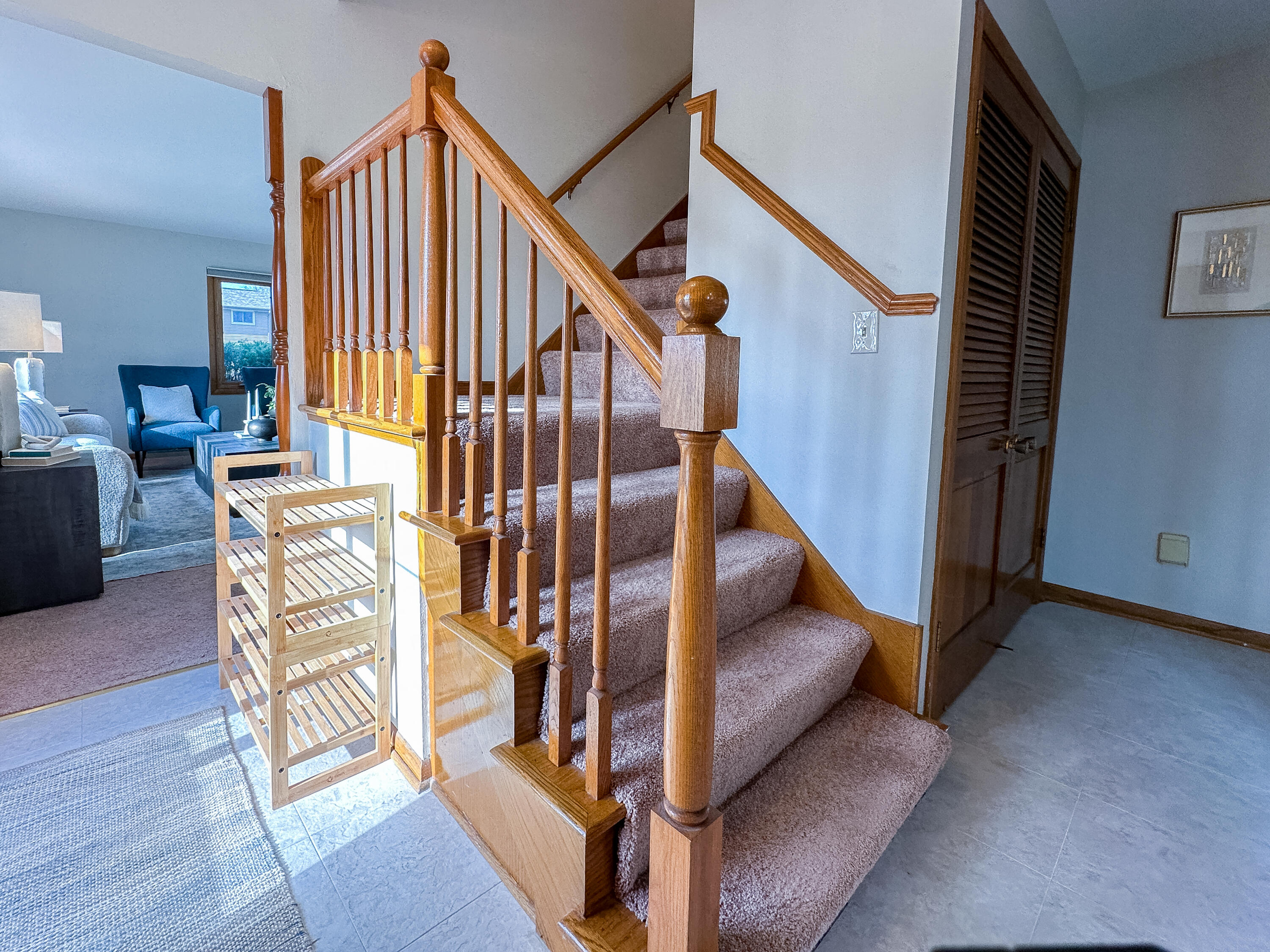 3340 South Russel Road New Berlin, WI 53151 - Photo 23 of 36 Stairway