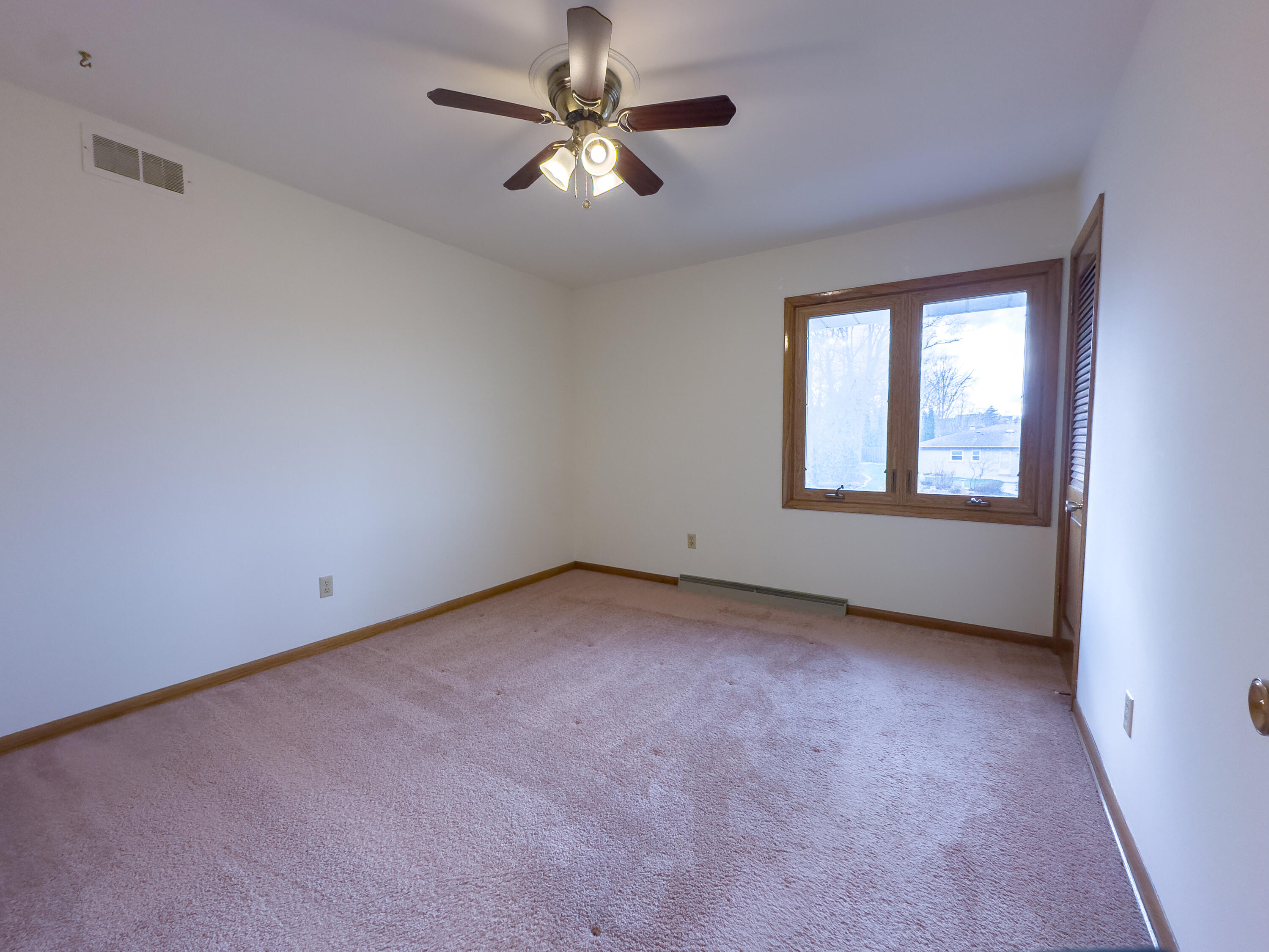 3340 South Russel Road New Berlin, WI 53151 - Photo 29 of 36 Bedroom 3