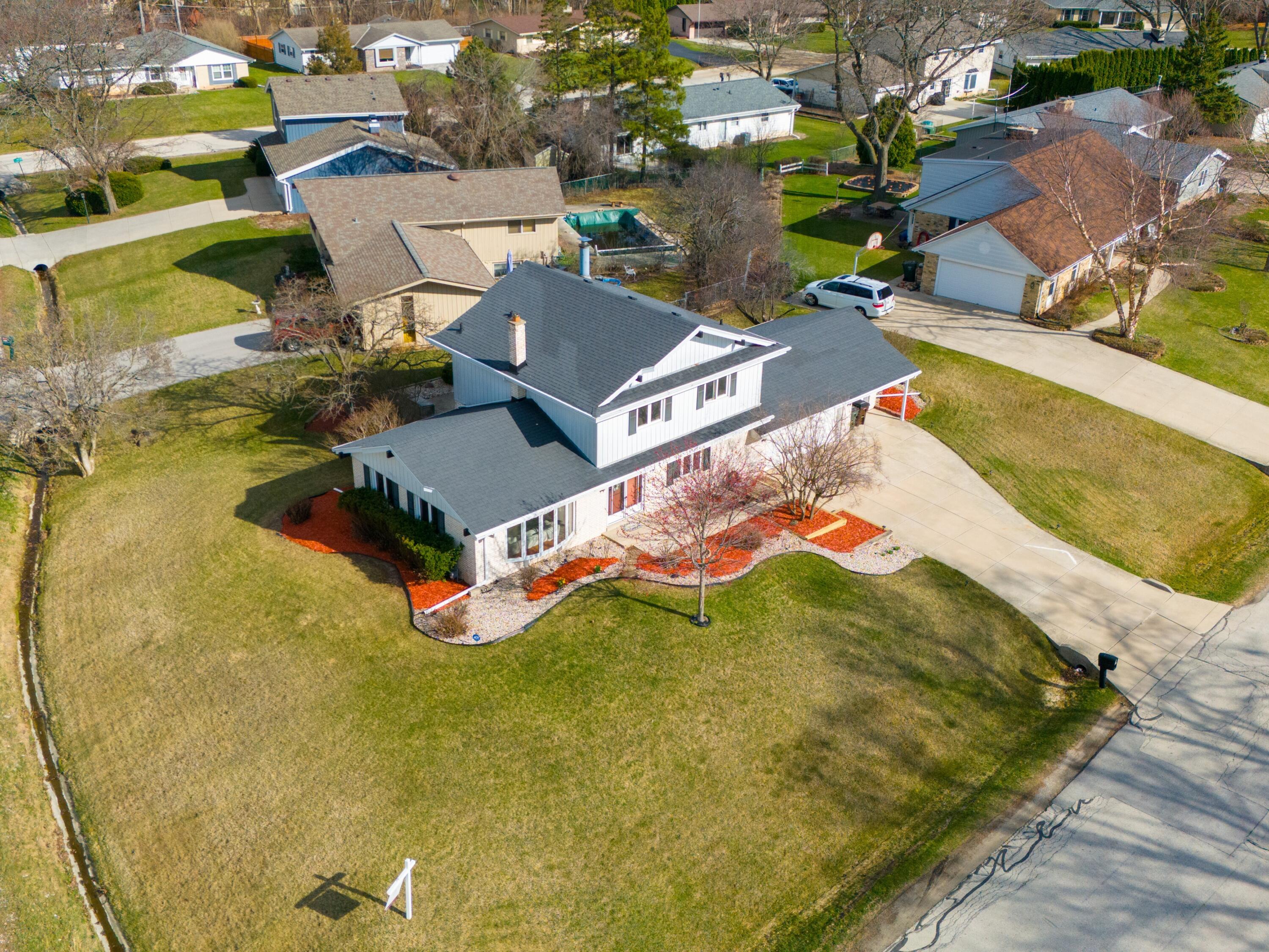 3340 South Russel Road New Berlin, WI 53151 - Photo 33 of 36 Birdview