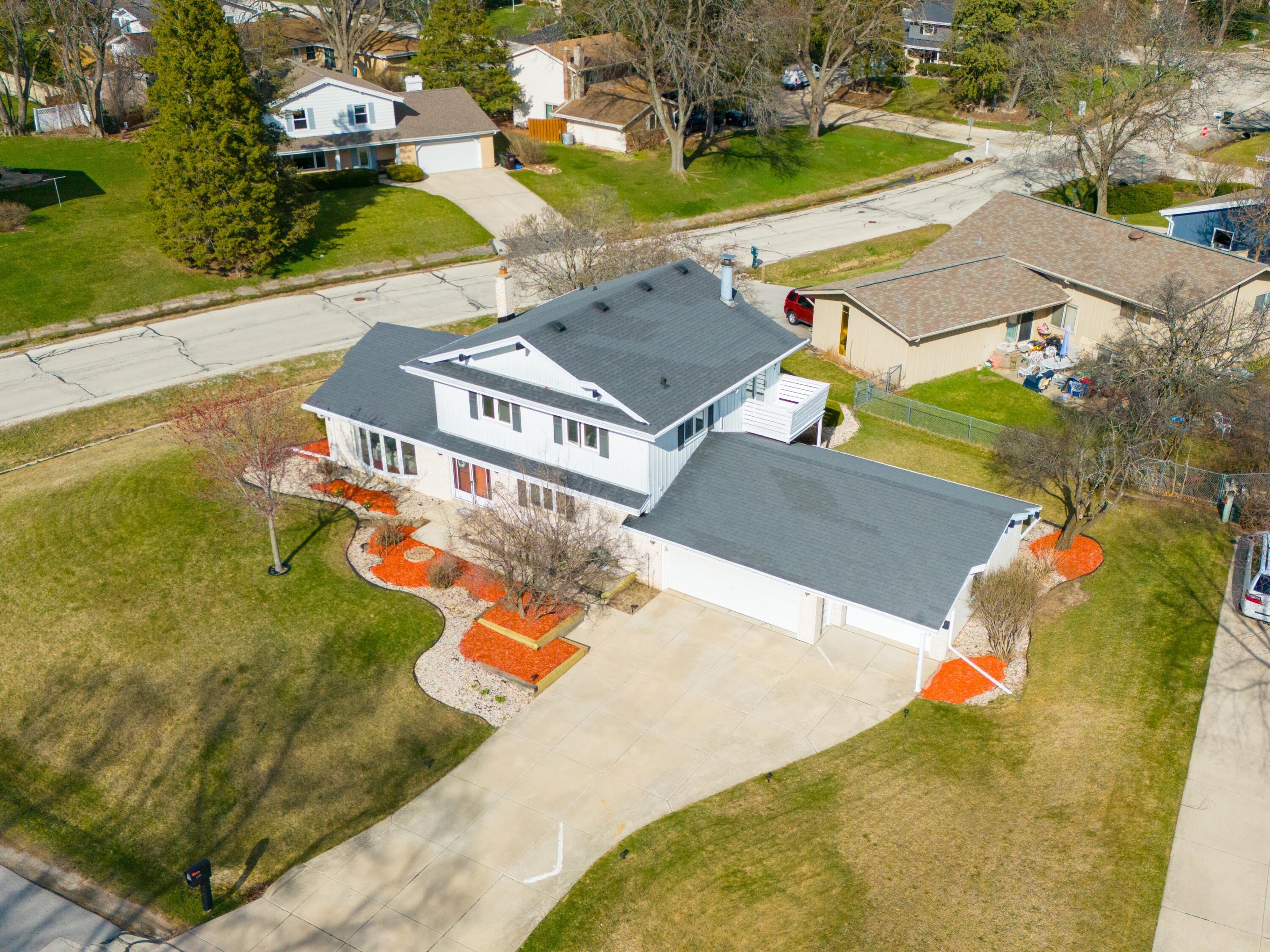 3340 South Russel Road New Berlin, WI 53151 - Photo 34 of 36 Drone View