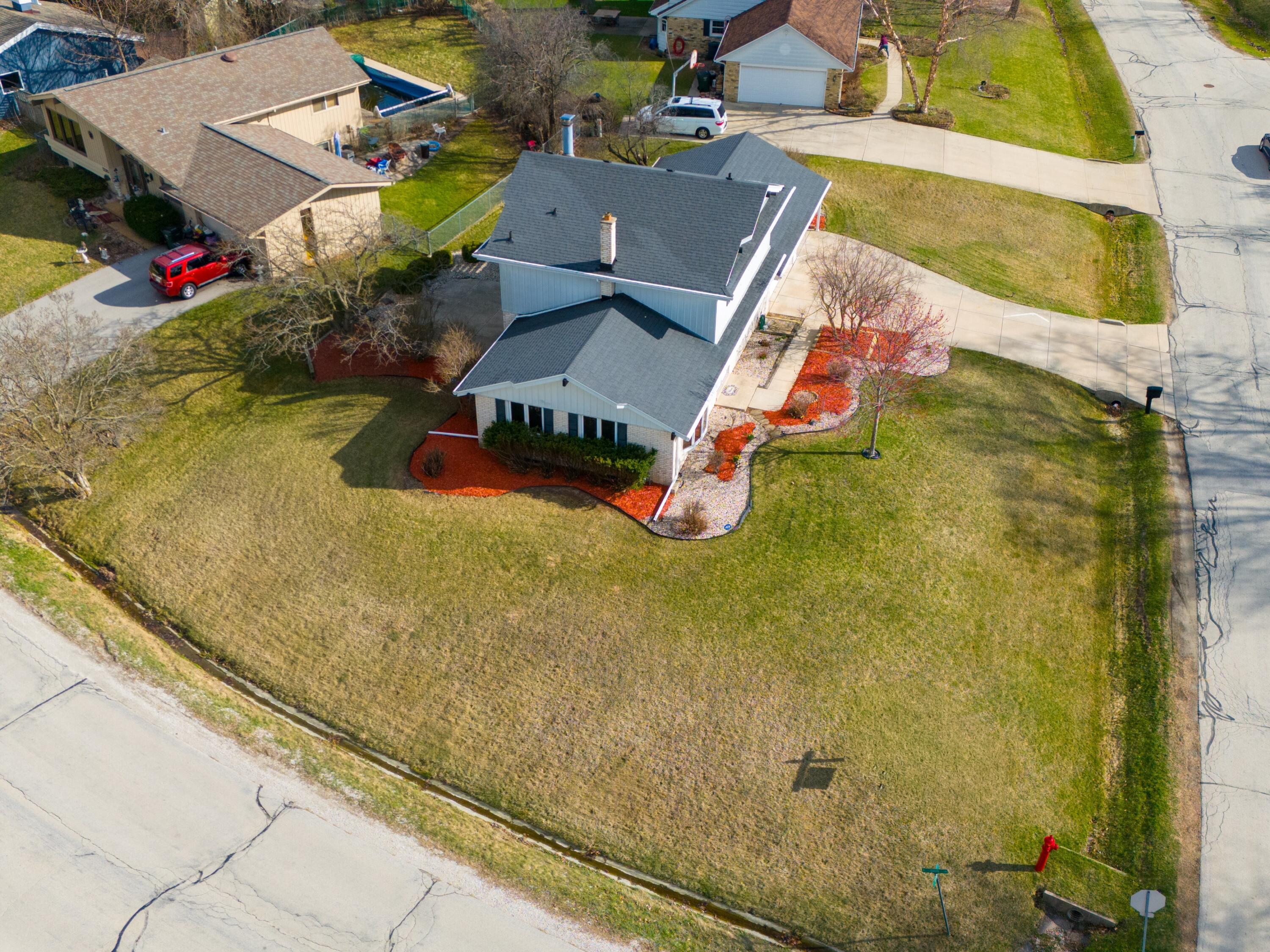 3340 South Russel Road New Berlin, WI 53151 - Photo 35 of 36 Corner lot