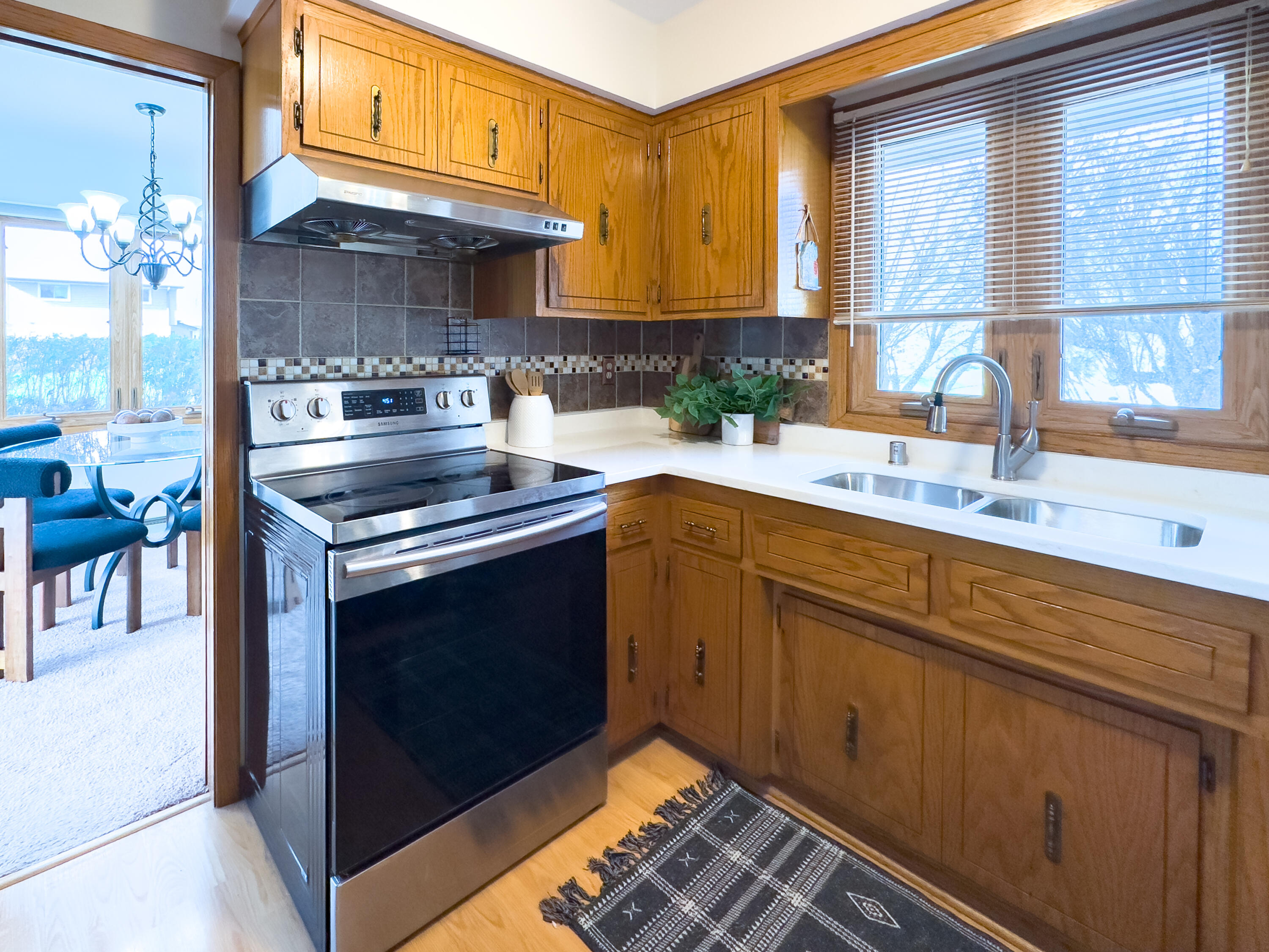 3340 South Russel Road New Berlin, WI 53151 - Photo 10 of 36 Kitchen Space