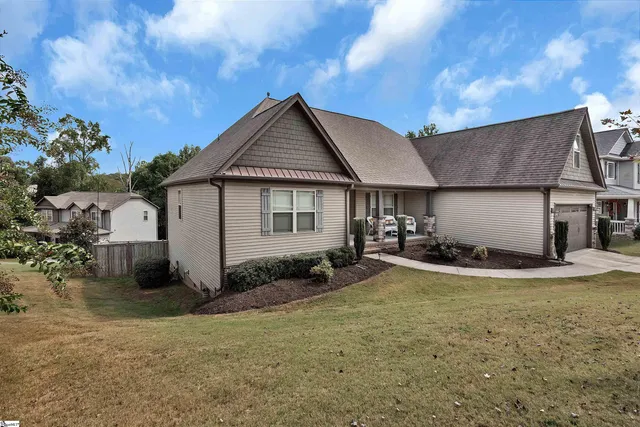 $329,900 | 102 Blue Heron Circle, Simpsonville, SC 29680