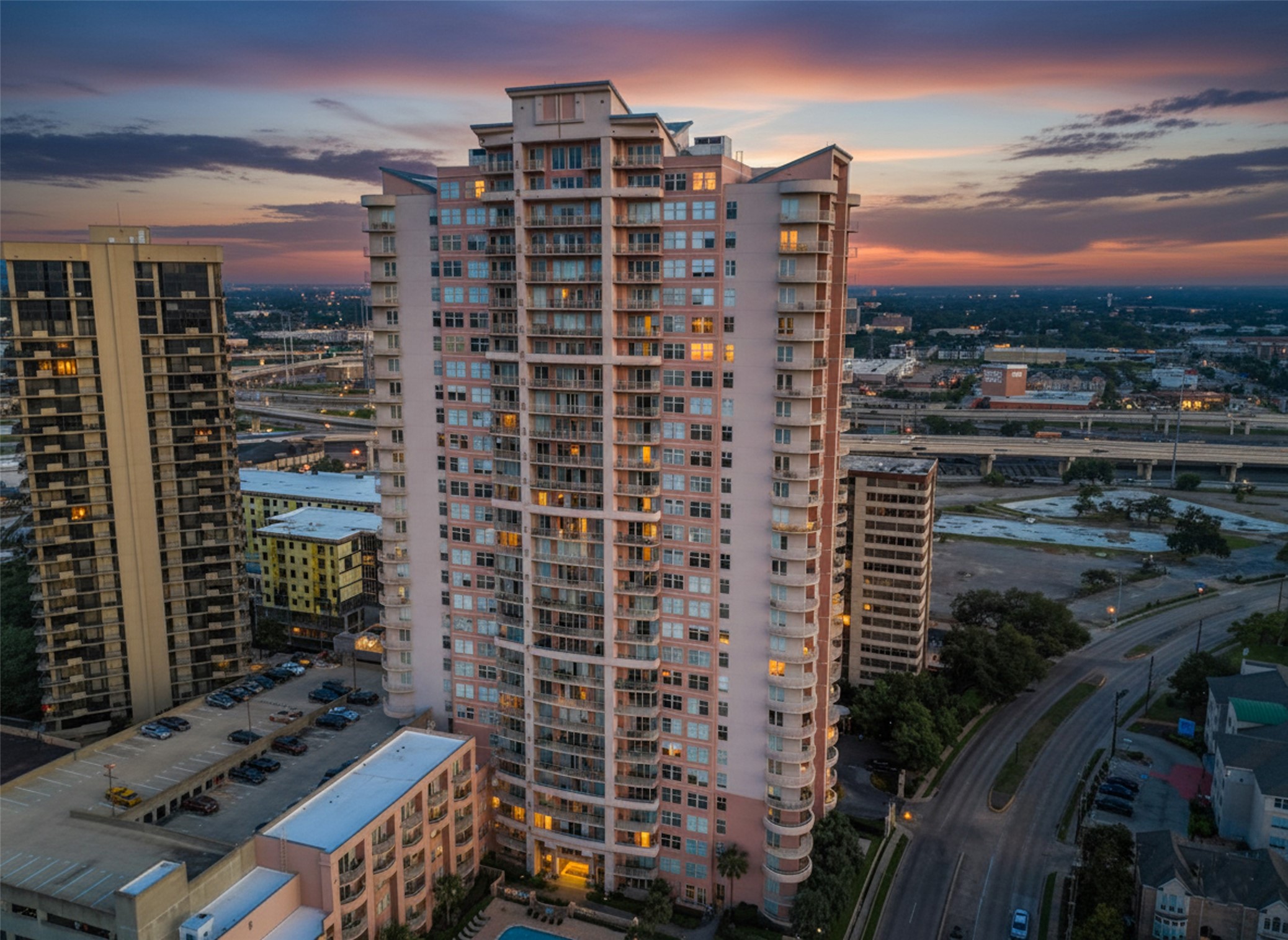 3505 Sage Road, Unit 1705 Houston, TX 77056 - Photo 2 of 38 a city view