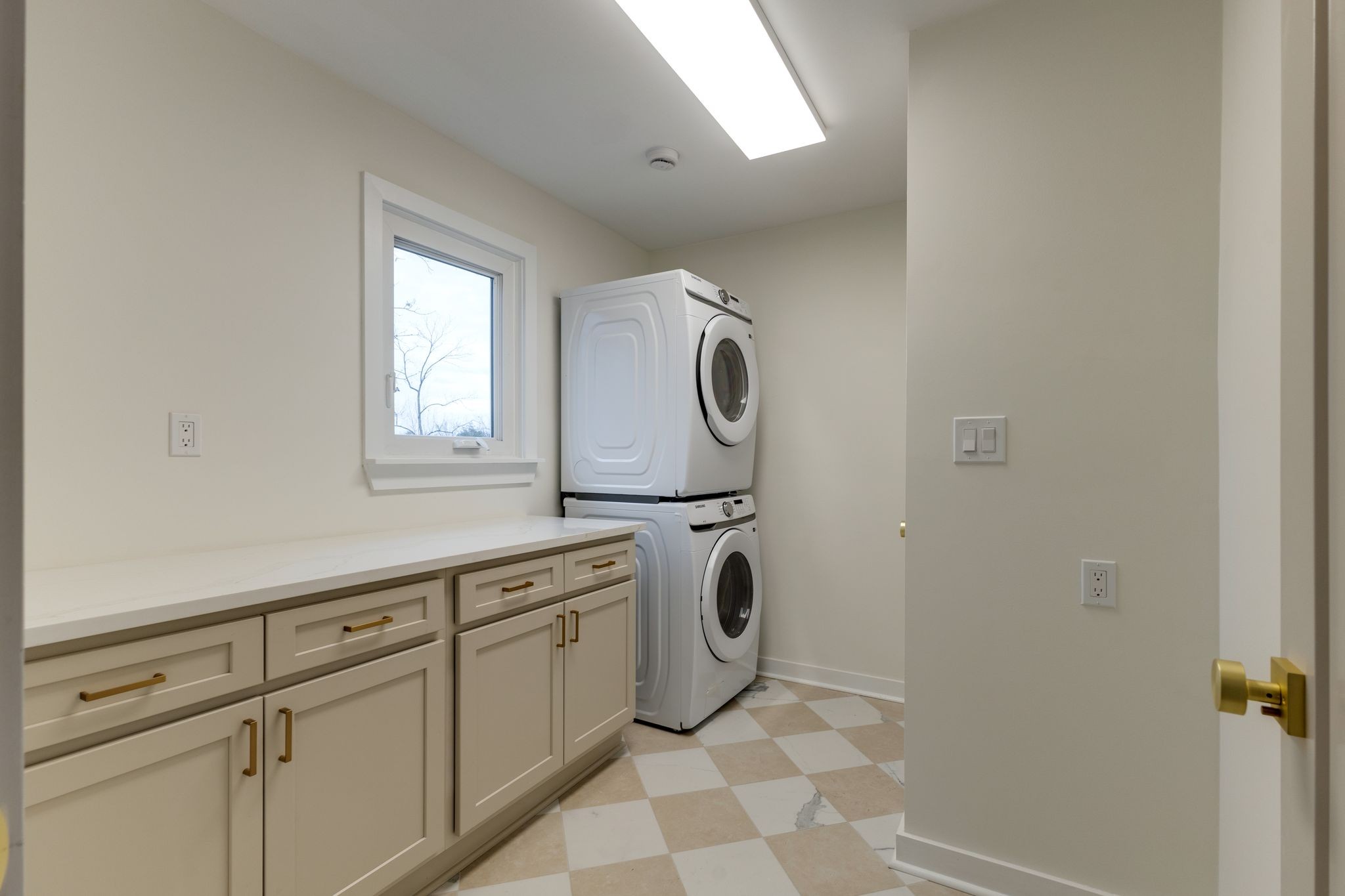 4342 Murfreesboro Road Franklin, TN 37067 - Photo 25 of 41 a utility room with dryer and washer