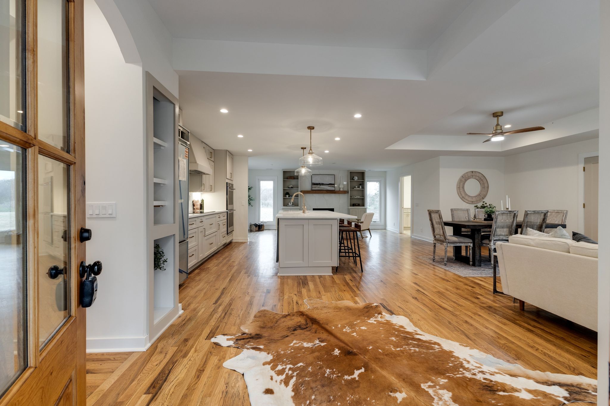 4342 Murfreesboro Road Franklin, TN 37067 - Photo 5 of 41 a living room with furniture and kitchen view