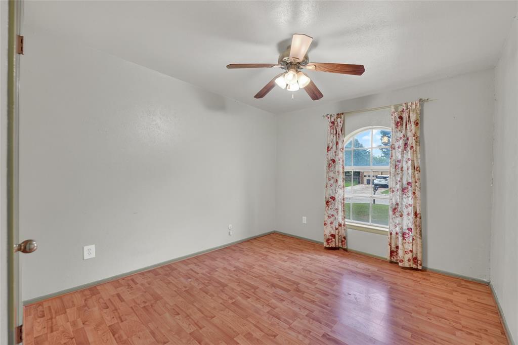 910 Kerry Street Benbrook, TX 76126 - Photo 19 of 32