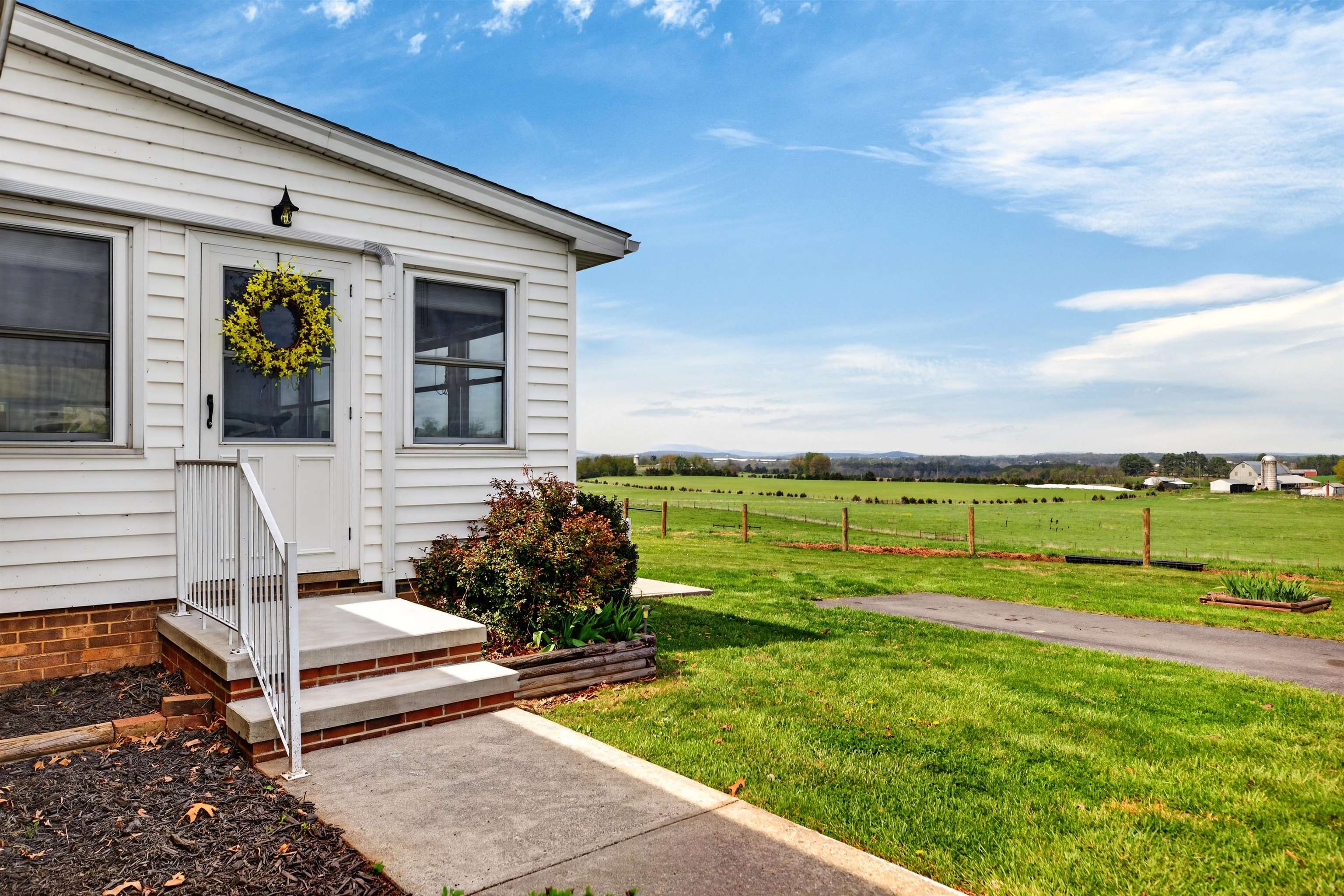 1522 Dam Town Road Fort Defiance, VA 24437 - Photo 11 of 61 Gallery Image 11