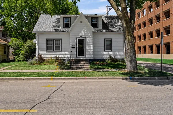 $335,000 | 213-215 16th Street North, La Crosse, WI 54601
