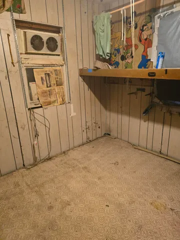 a view of a storage & utility room