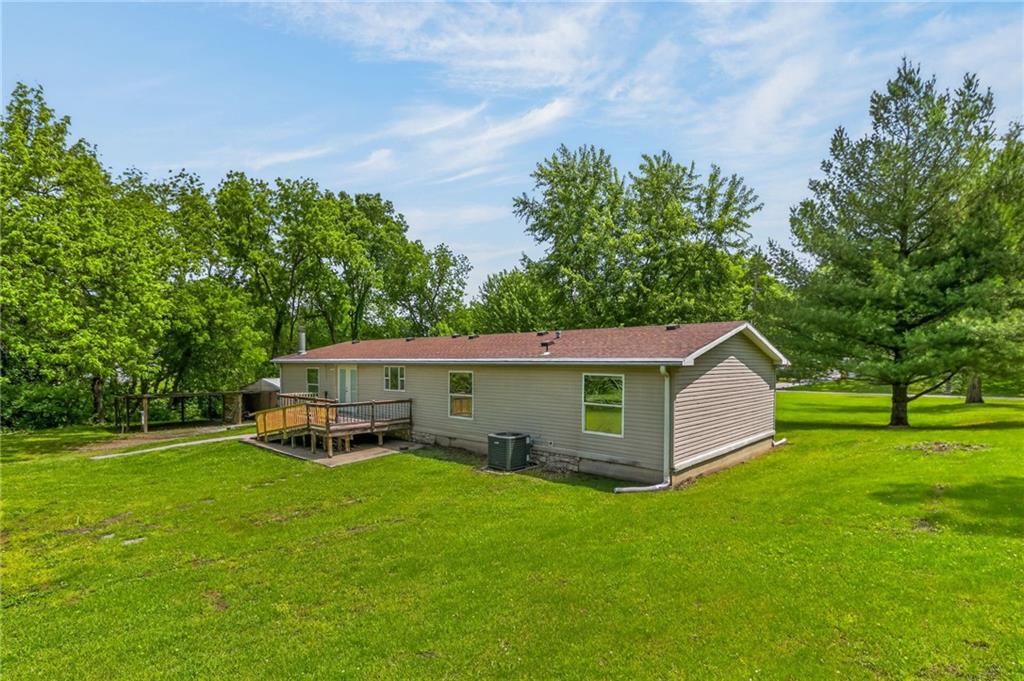 2810 Ajax Road St. Joseph, MO 64503 - Photo 12 of 37