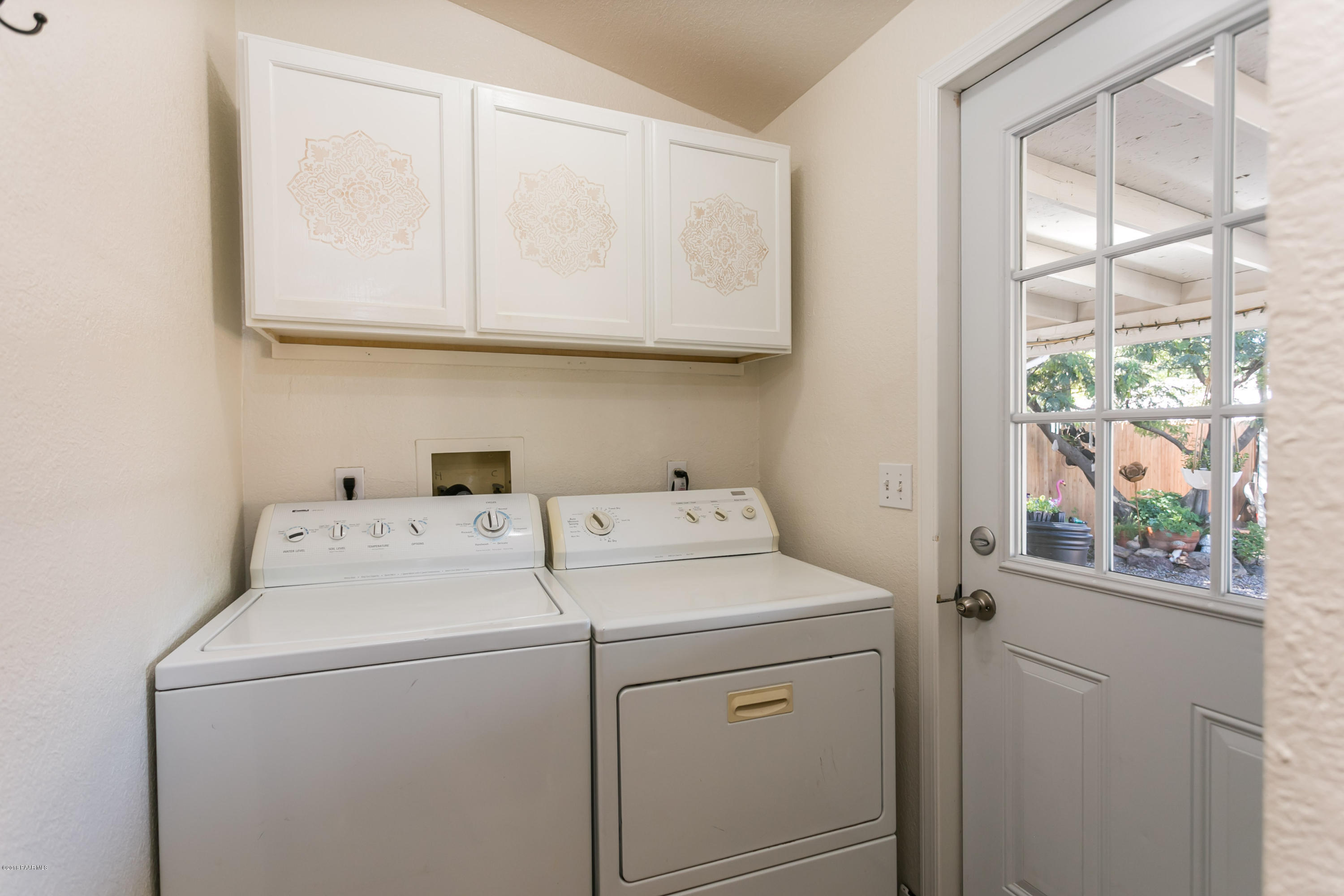 4650 North Ranger Road Prescott Valley, AZ 86314 - Photo 18 of 26 017_Laundry