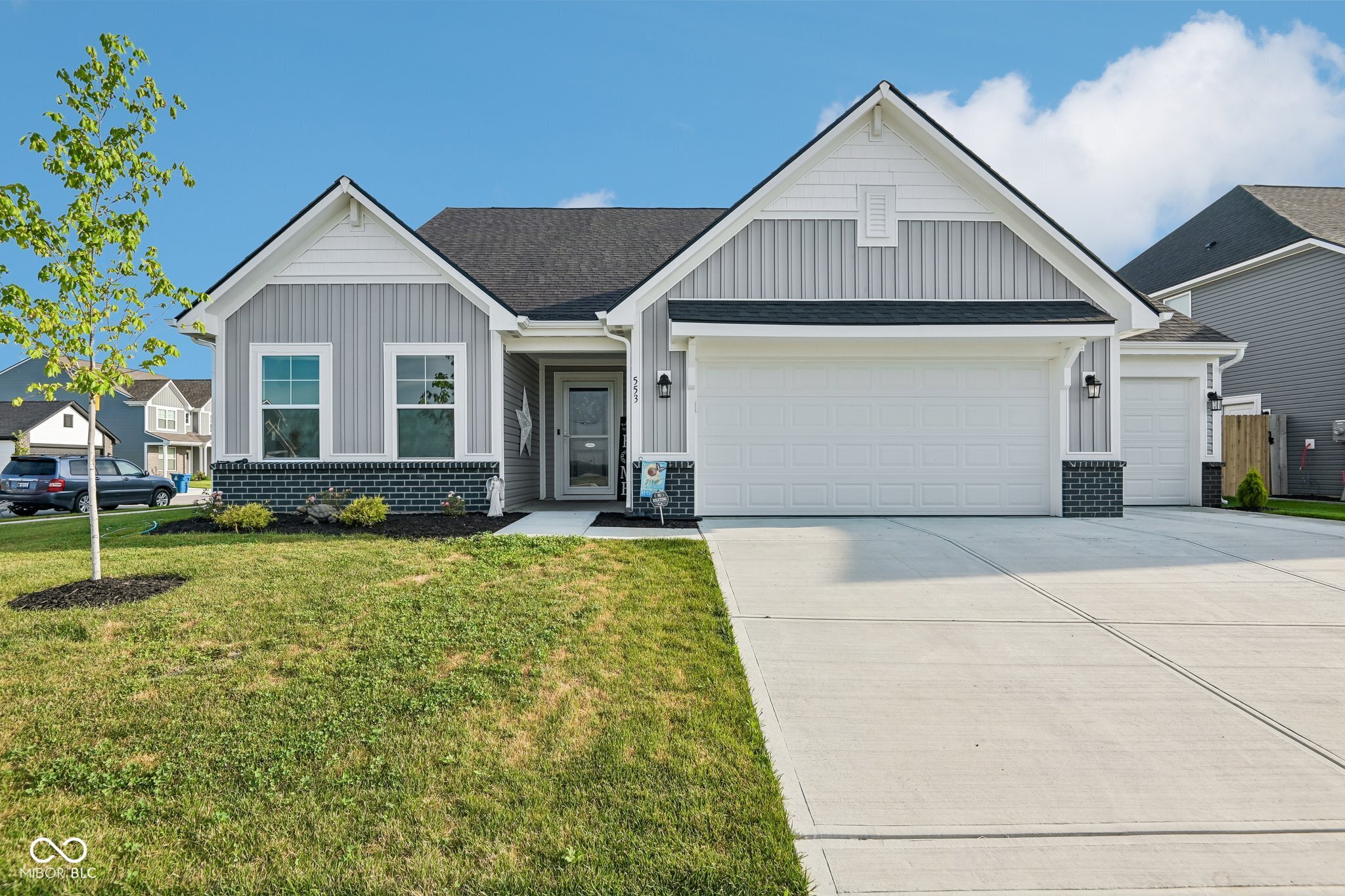 553 Alder Way Sheridan, IN 46069 - Photo 2 of 52