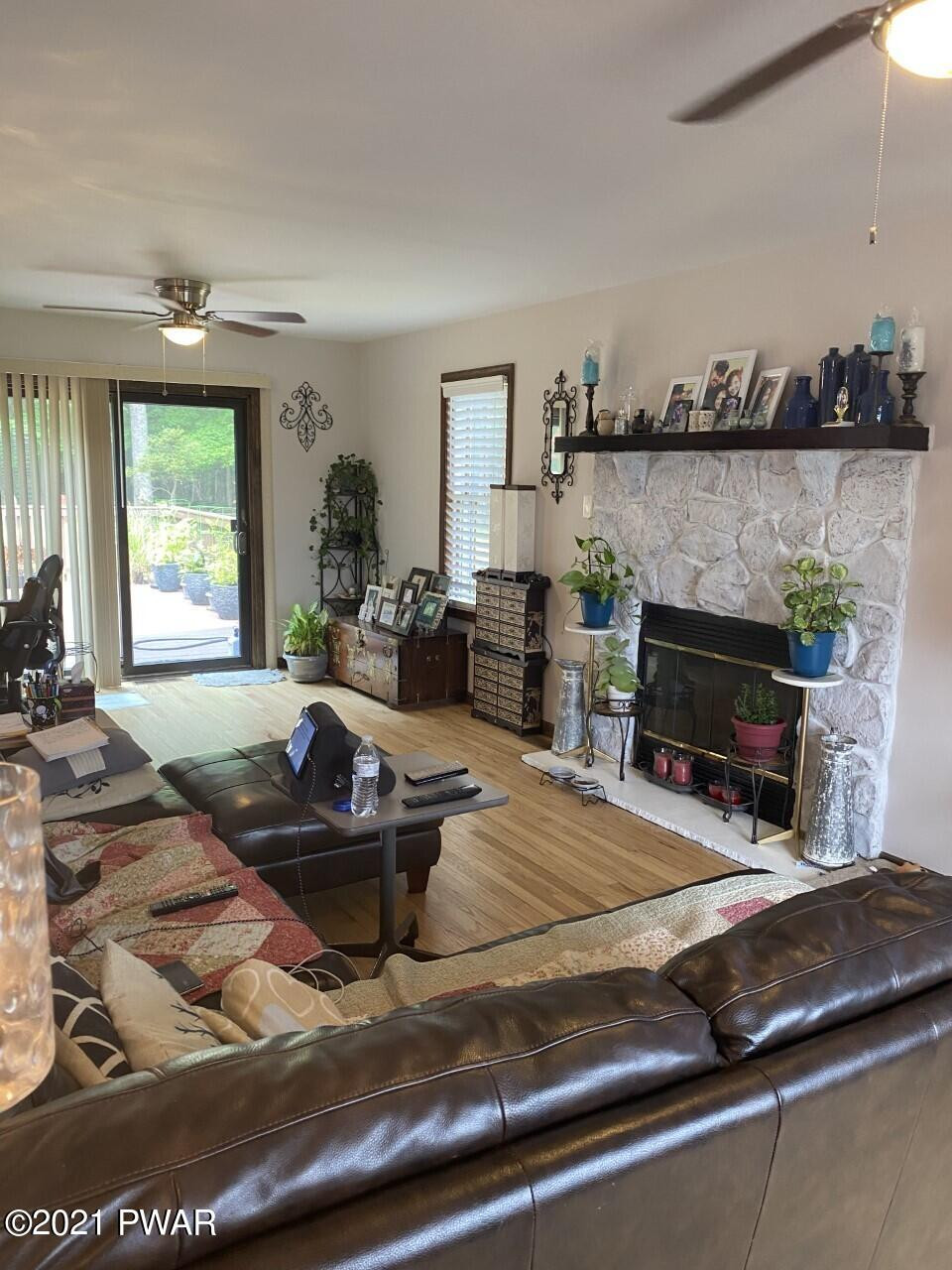 105 Sunny Lands Road Milford, PA 18337 - Photo 9 of 26 LIVING ROOM