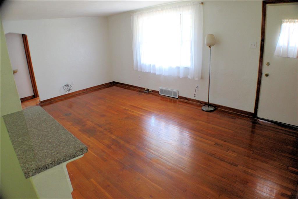 1533 Cathell Road Pittsburgh, PA 15236 - Photo 3 of 25 Living Room 13 x 12