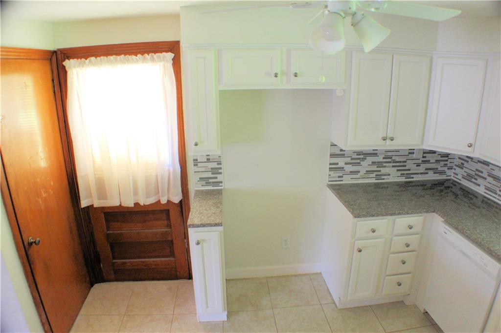 1533 Cathell Road Pittsburgh, PA 15236 - Photo 6 of 25 11 x 10 Kitchen Side Entrance Door & Basement Door