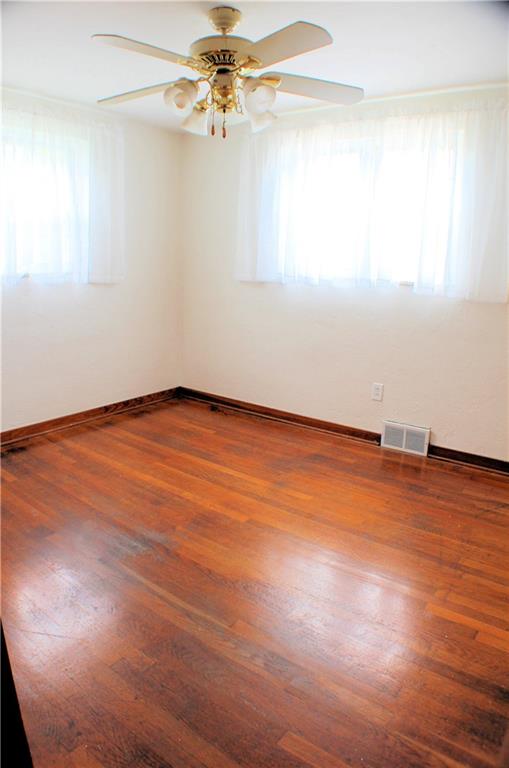 1533 Cathell Road Pittsburgh, PA 15236 - Photo 10 of 25 Master Bedroom 11 x 10