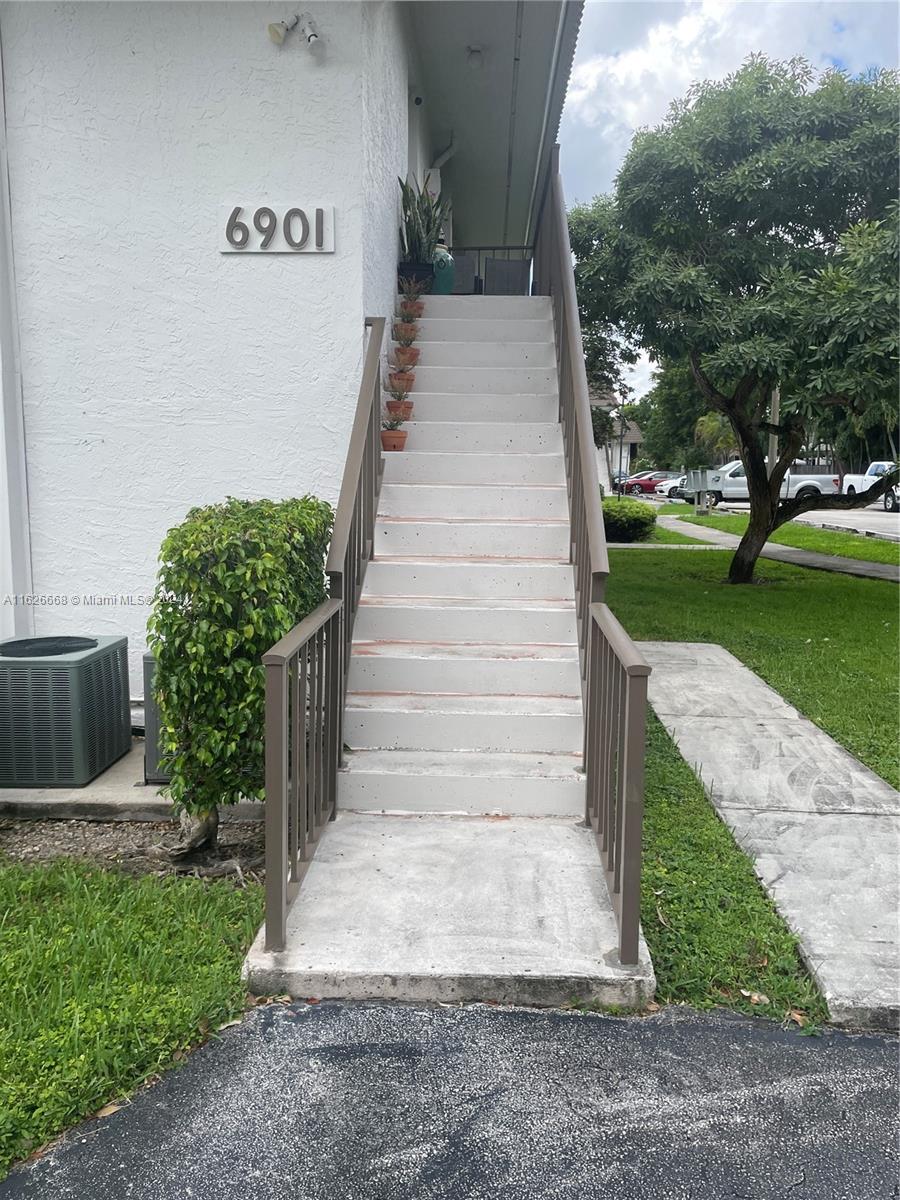 6901 Southwest 129th Avenue, Unit 5 Miami, FL 33183 - Photo 5 of 19 a view of a entrance
