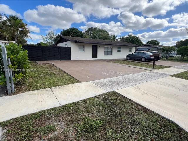 $2,800 | 20431 Northwest 46th Avenue, Miami Gardens, FL 33055