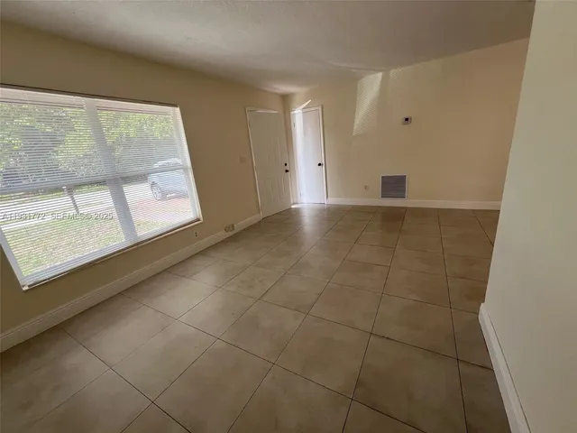 $2,800 | 20431 Northwest 46th Avenue, Miami Gardens, FL 33055