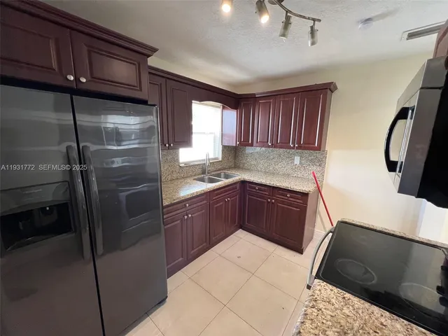 $2,800 | 20431 Northwest 46th Avenue, Miami Gardens, FL 33055