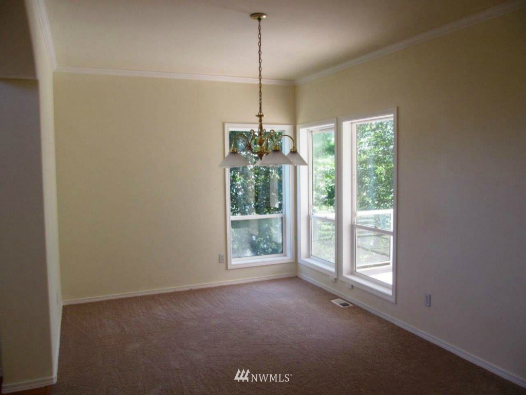 2133 Davis Avenue South Renton, WA 98055 - Photo 6 of 15