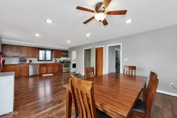 $330,000 | 4123 County Route 21, Schodack Landing, NY 12156