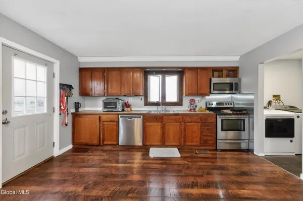 $330,000 | 4123 County Route 21, Schodack Landing, NY 12156