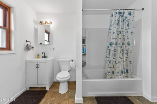 $330,000 | 4123 County Route 21, Schodack Landing, NY 12156