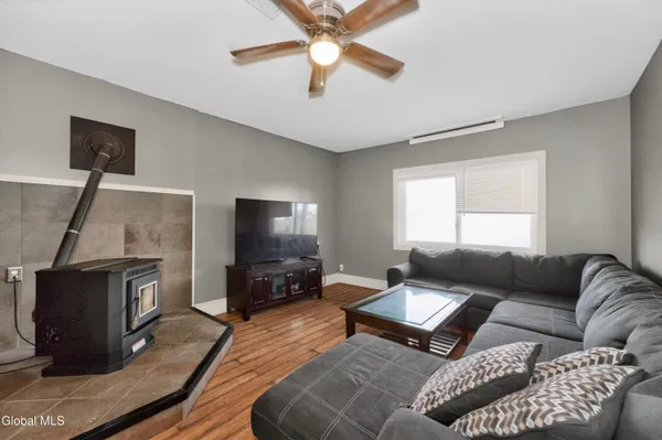 $330,000 | 4123 County Route 21, Schodack Landing, NY 12156