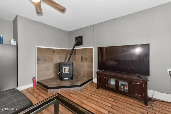 $330,000 | 4123 County Route 21, Schodack Landing, NY 12156