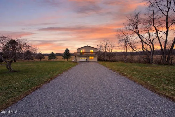 $330,000 | 4123 County Route 21, Schodack Landing, NY 12156