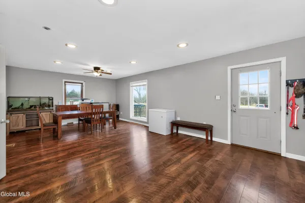 $330,000 | 4123 County Route 21, Schodack Landing, NY 12156