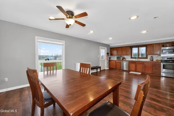 $330,000 | 4123 County Route 21, Schodack Landing, NY 12156