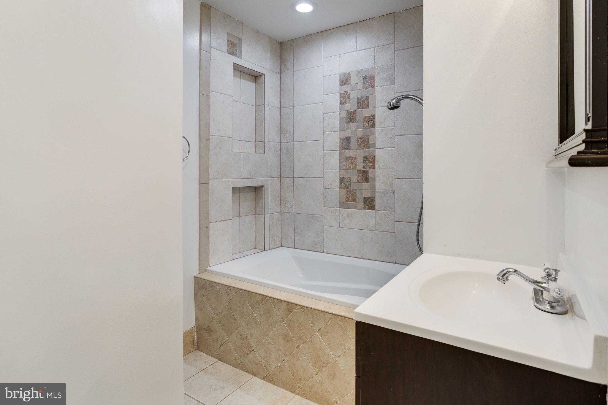 12901 Travilah Road Potomac, MD 20854 - Photo 28 of 50 Gallery Image 28