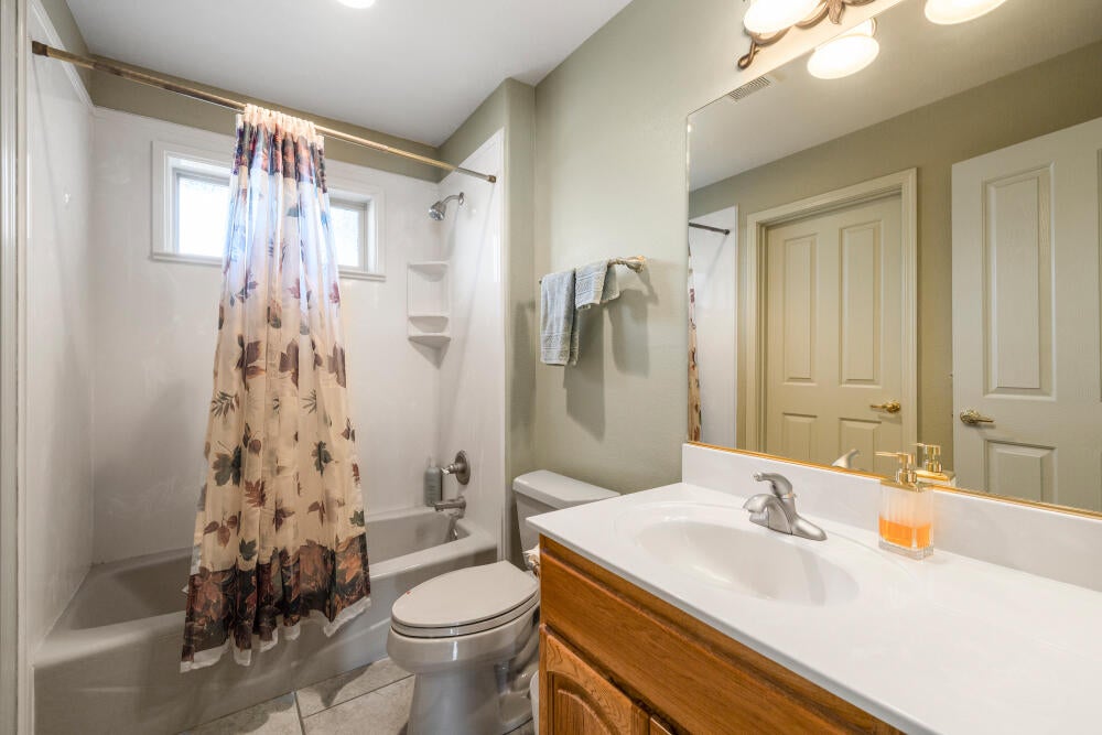 4865 Sunset Ridge Road Klamath Falls, OR 97601 - Photo 23 of 33 4865SunsetRidgeRd-54