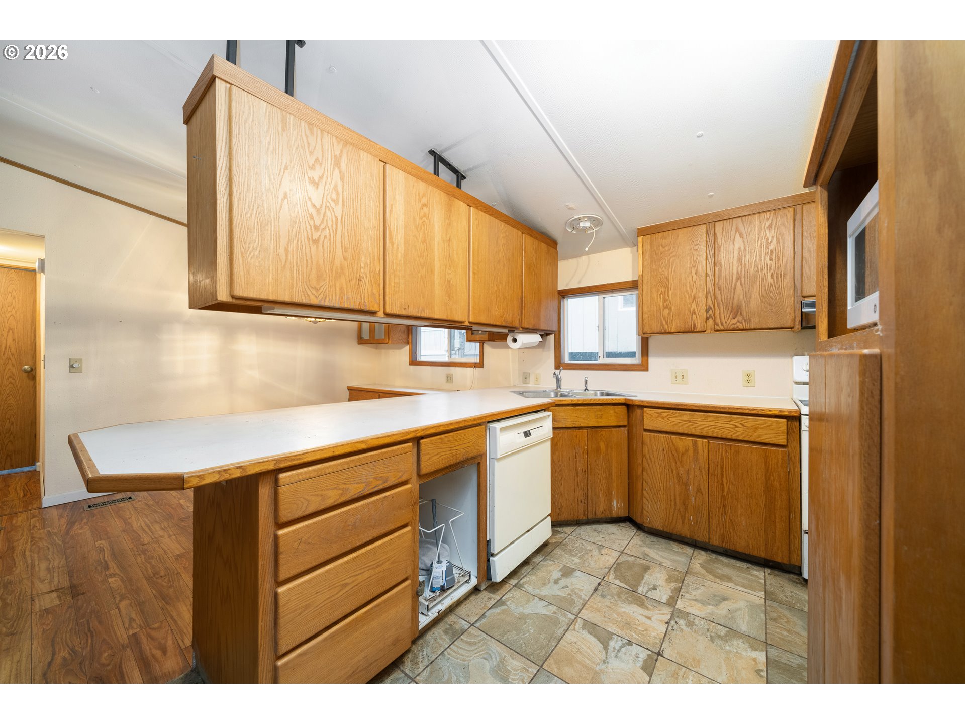 923 South Easy Street Rockaway Beach, OR 97136 - Photo 10 of 35