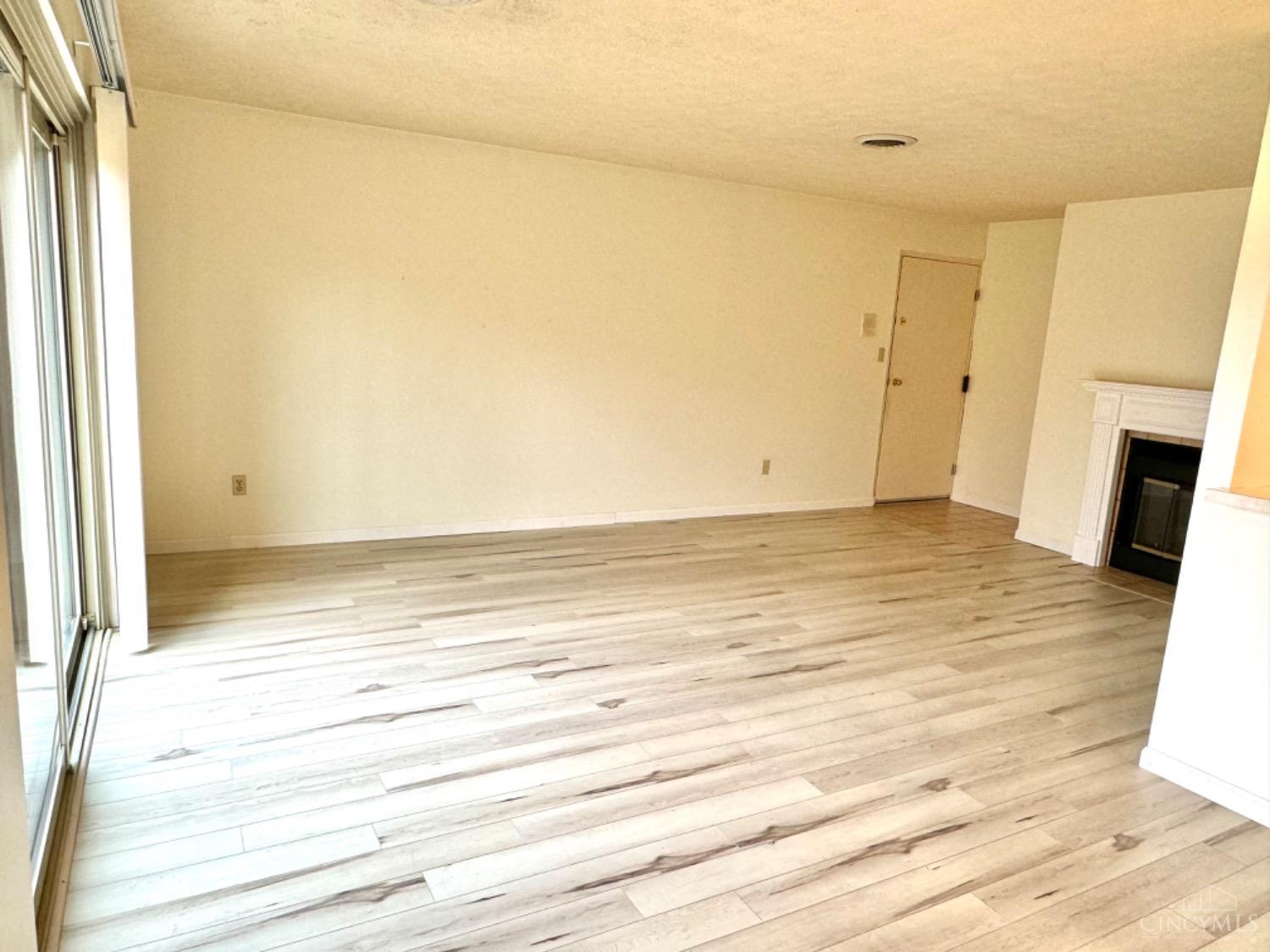 6588 Hearne Road, Unit 34 Cincinnati, OH 45248 - Photo 6 of 26 Gallery Image 6