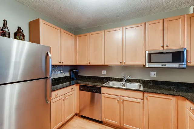 $349,000 | 400 North LaSalle Drive, Unit 3008, Chicago, IL 60654