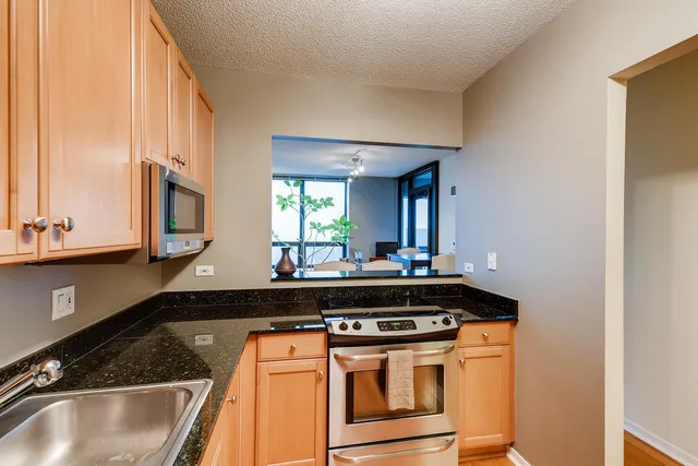 $349,000 | 400 North LaSalle Drive, Unit 3008, Chicago, IL 60654