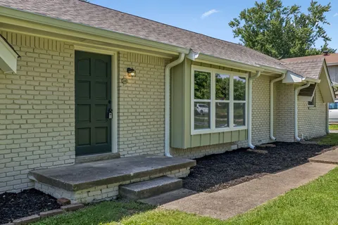 $374,000 | 1158 Woodvale Drive, Gallatin, TN 37066