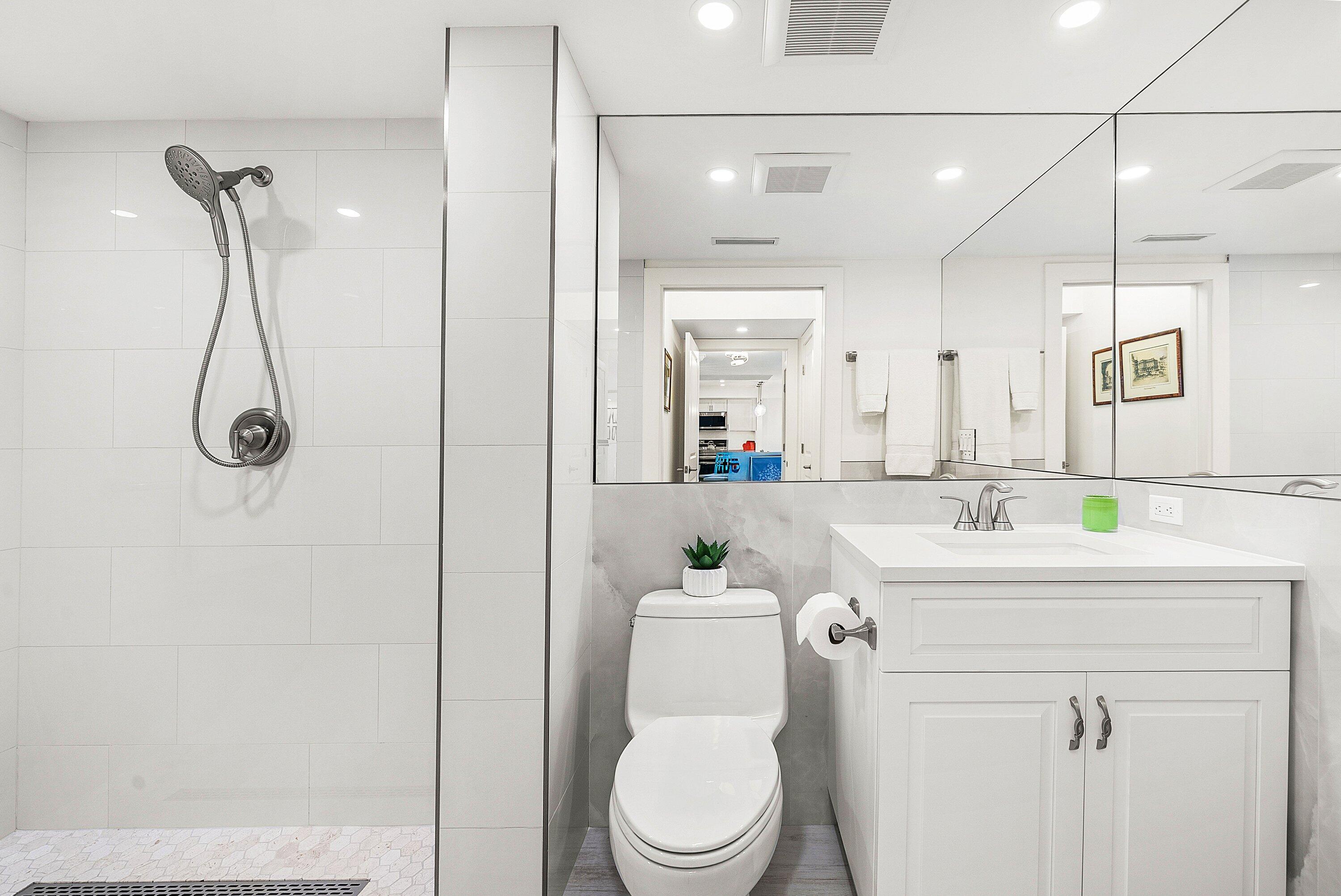 2170 Ibis Isle Road, Unit 2 Palm Beach, FL 33480 - Photo 22 of 52 016-2170IbisIsleRoad-2-PalmBeach-FL-3348