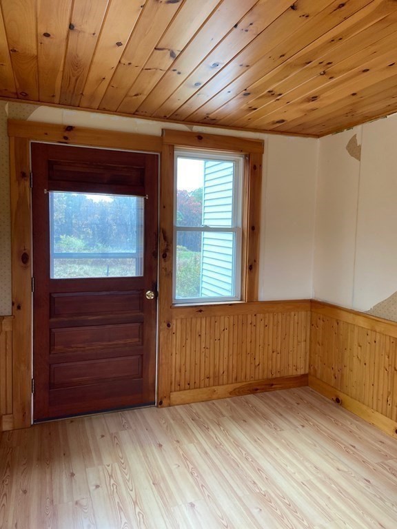 346 Townsend Hill Road Townsend, MA 01469 - Photo 7 of 42