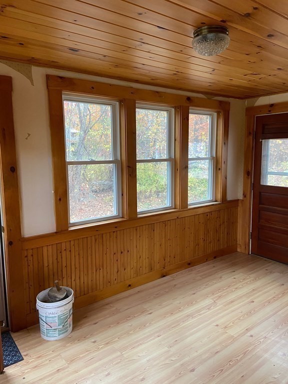 346 Townsend Hill Road Townsend, MA 01469 - Photo 8 of 42