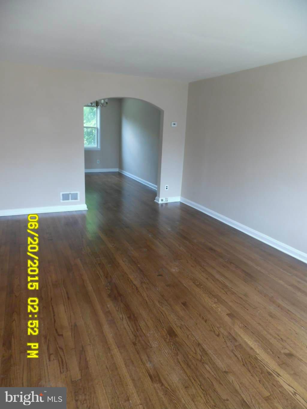 7458 Manchester Road Baltimore, MD 21222 - Photo 2 of 7 Living Room