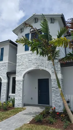 $2,400 | 13303 Southwest 286th Terrace, Homestead, FL 33033