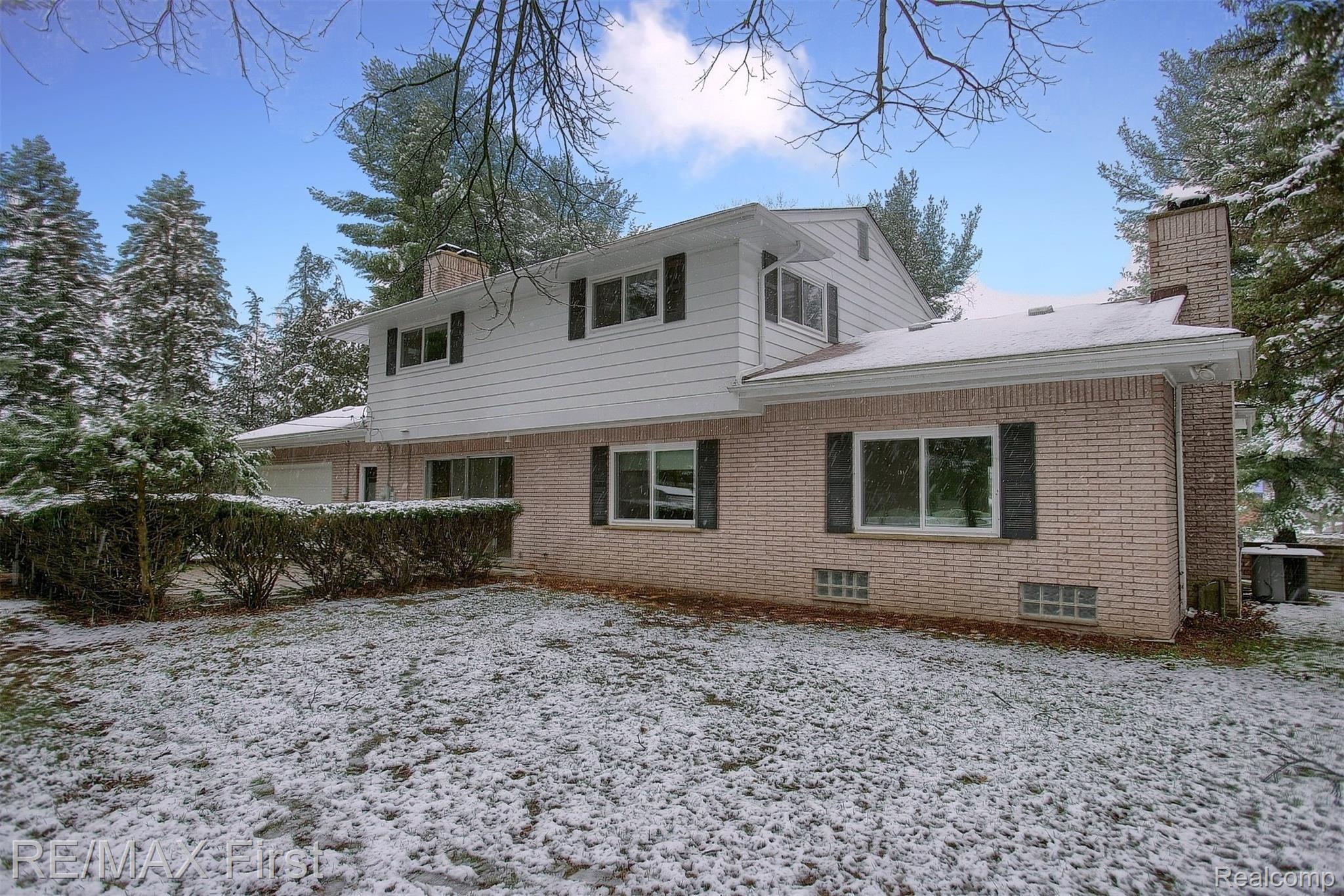 6840 Dublin Fair Road Troy, MI 48098 - Photo 1 of 29 26-Rear.jpg
