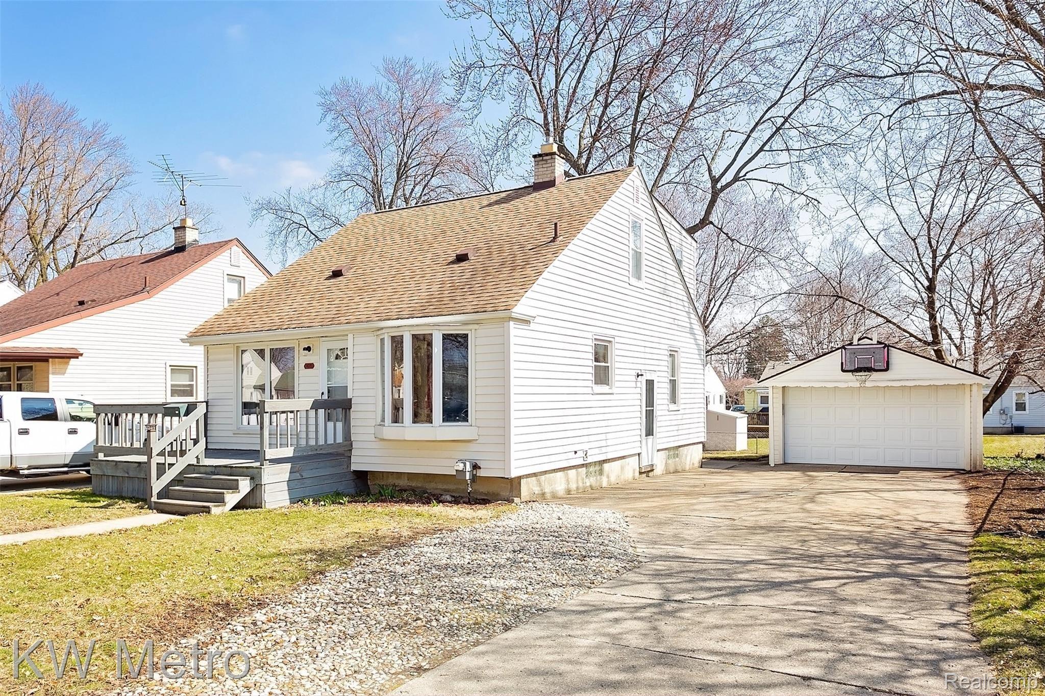 1416 Oakley Road Clawson, MI 48017 - Photo 35 of 39 Oakley-37.jpg