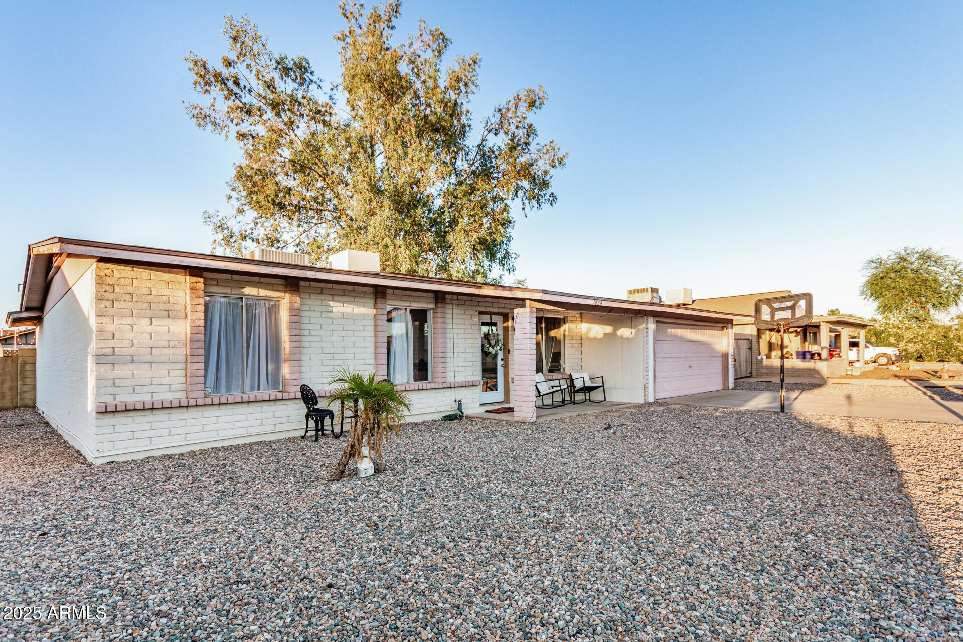 1634 West Villa Rita Drive Phoenix, AZ 85023 - Photo 18 of 47 a front view of a house with garden